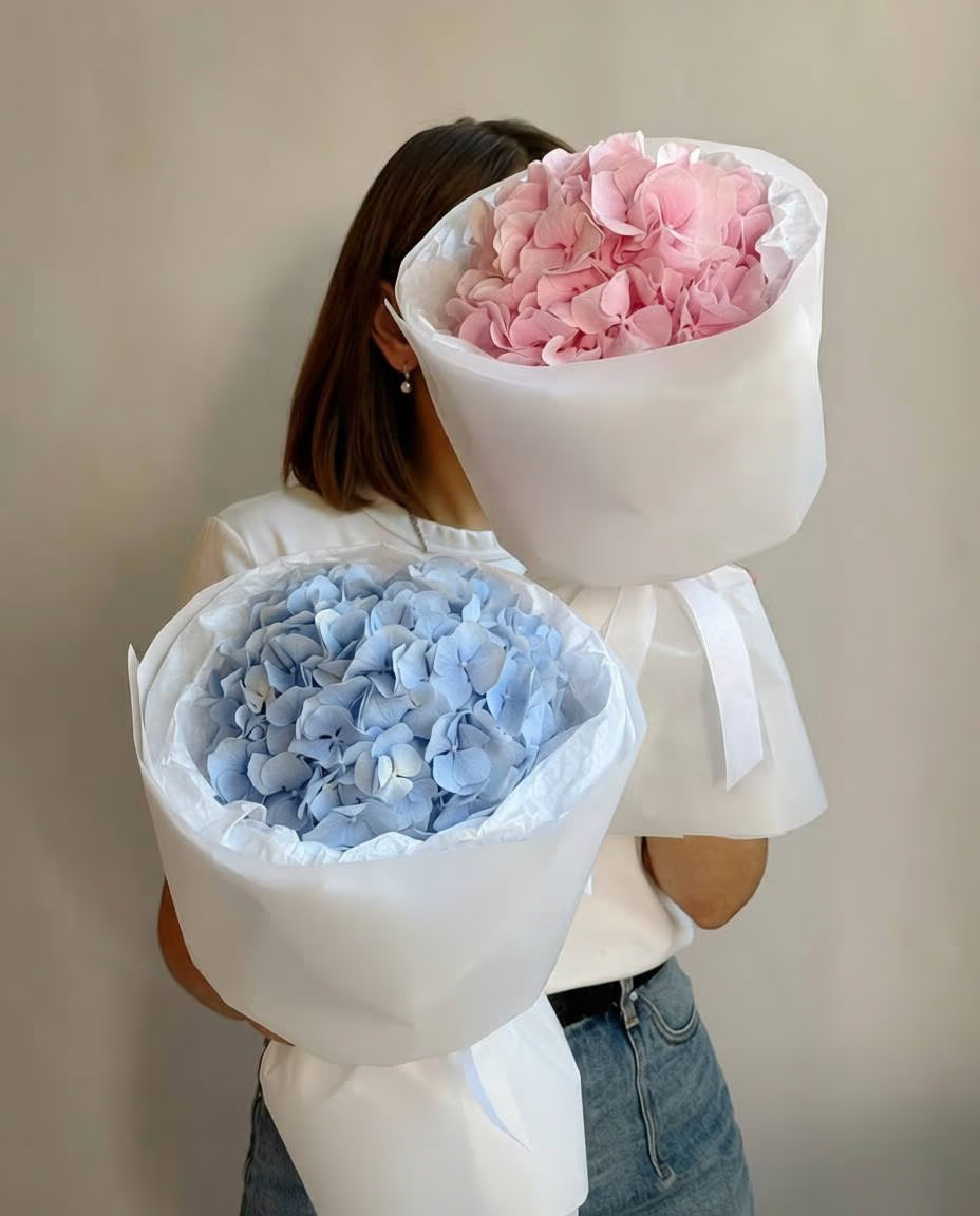 Монобукет из пушистой гортензии