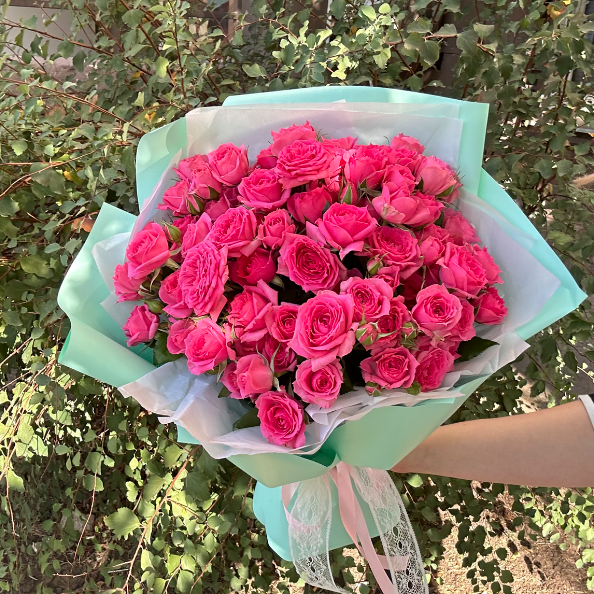 Монобукет из кустовой розы 19 веток