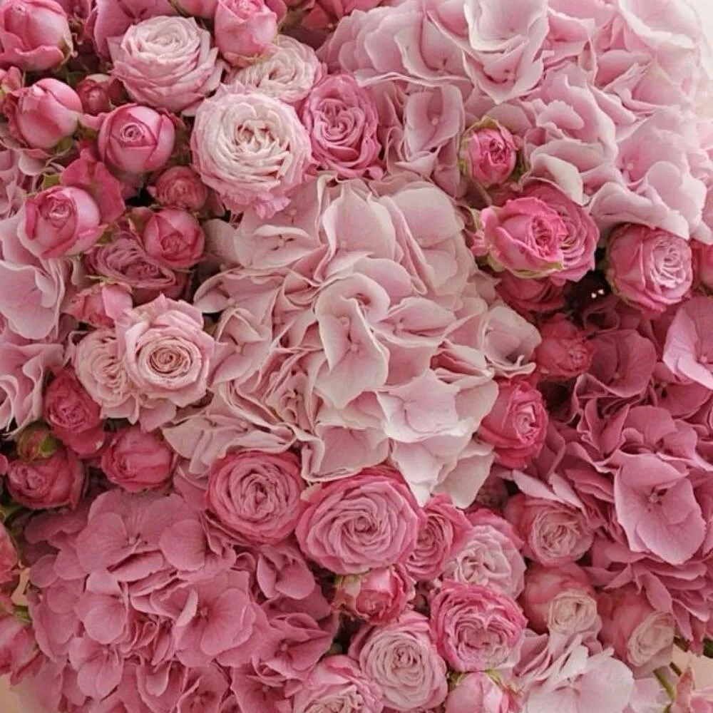 Дуо букет с вау-эффектом из гортензии и кустовой розы "Бриджит" - фото 2