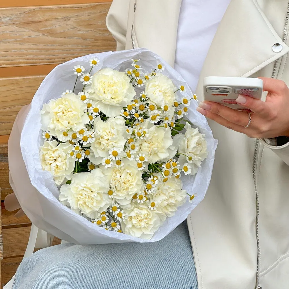 Дуобукет из диантусов и матрикария (гвоздика и ромашка) "Забота" - фото 3