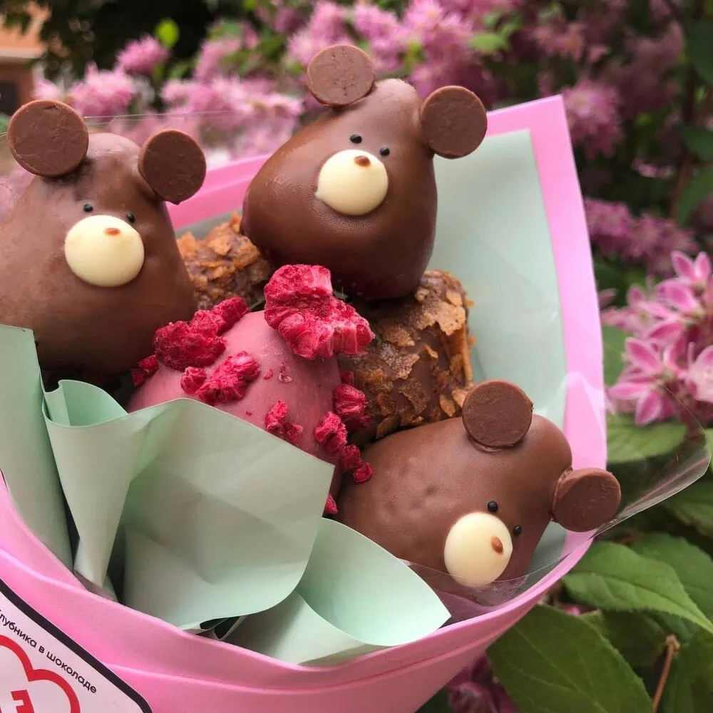 Мини-букет из клубники в бельгийском шоколаде — розовый сладкий сюрприз - фото 2