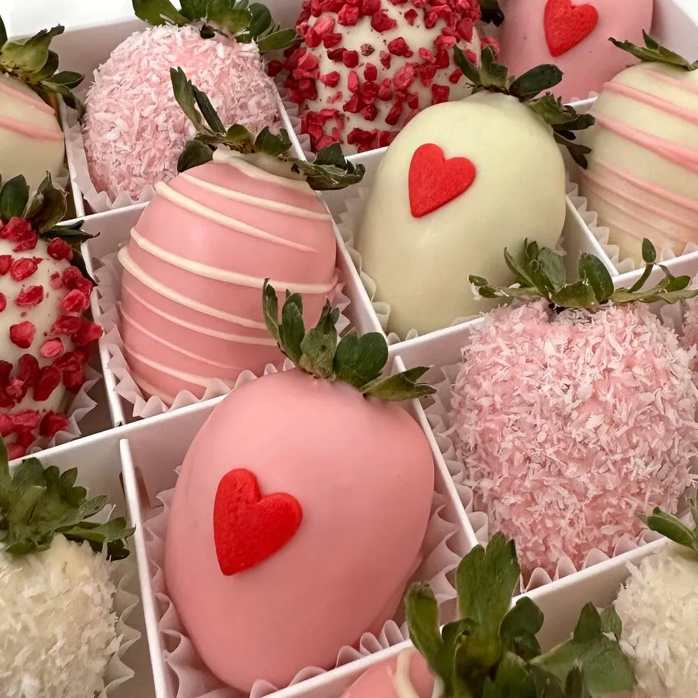 Набор клубники в бельгийском шоколаде в подарочной коробке - фото 3