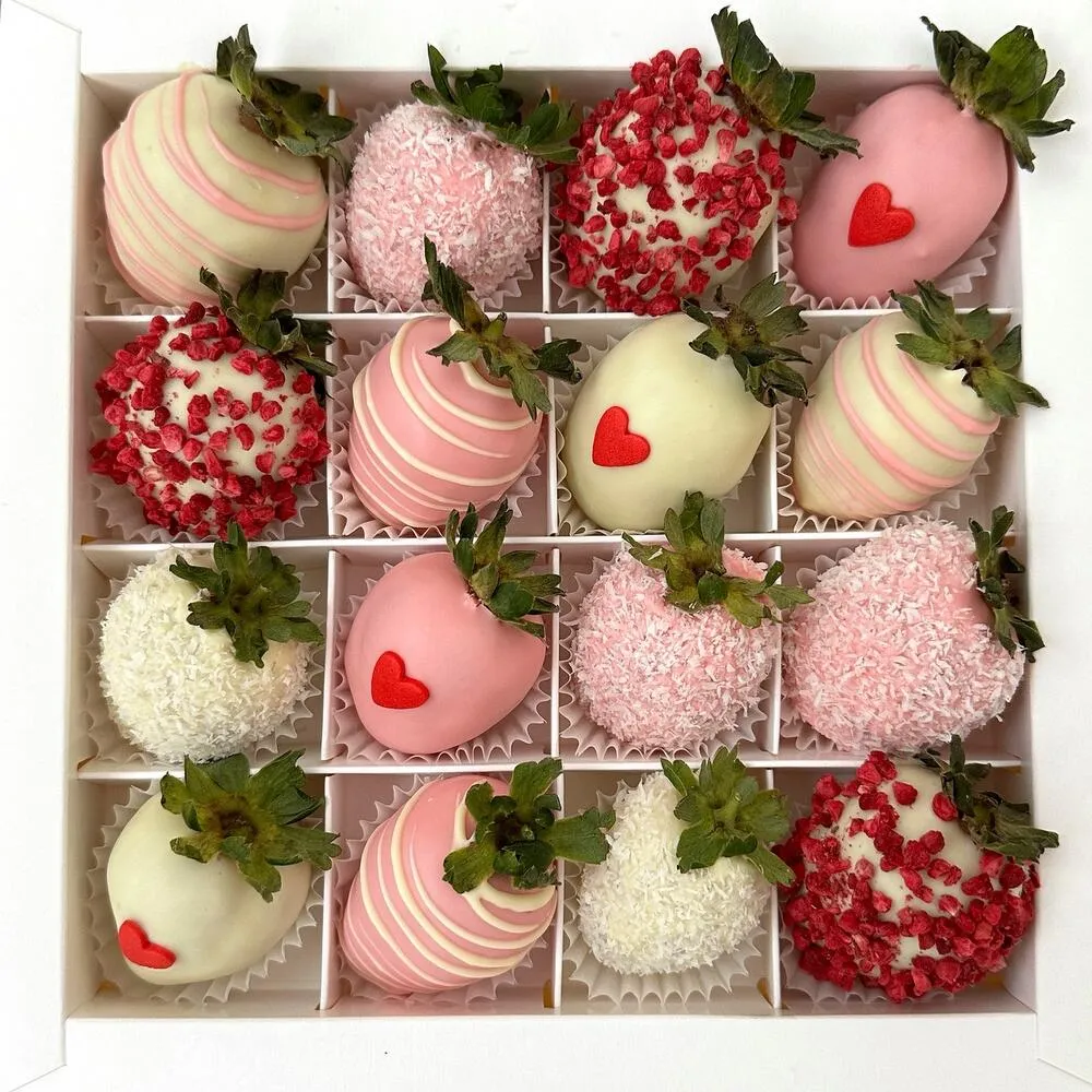 Набор клубники в бельгийском шоколаде в подарочной коробке - фото 2